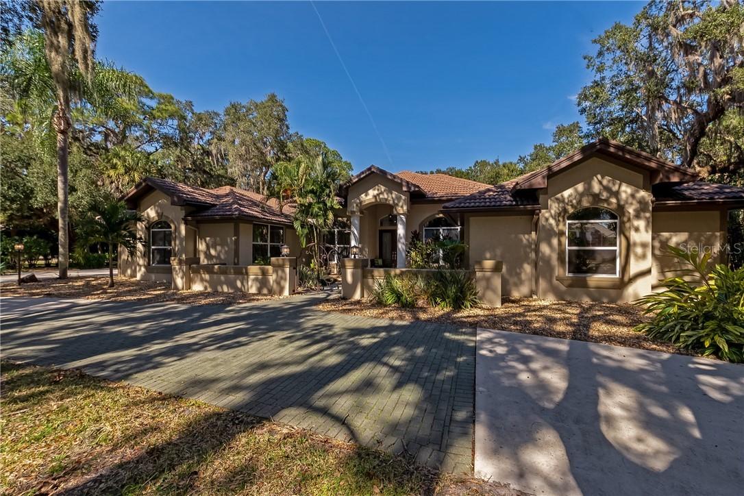 7614 Albert Tillinghast Dr., Sarasota, FL 34240