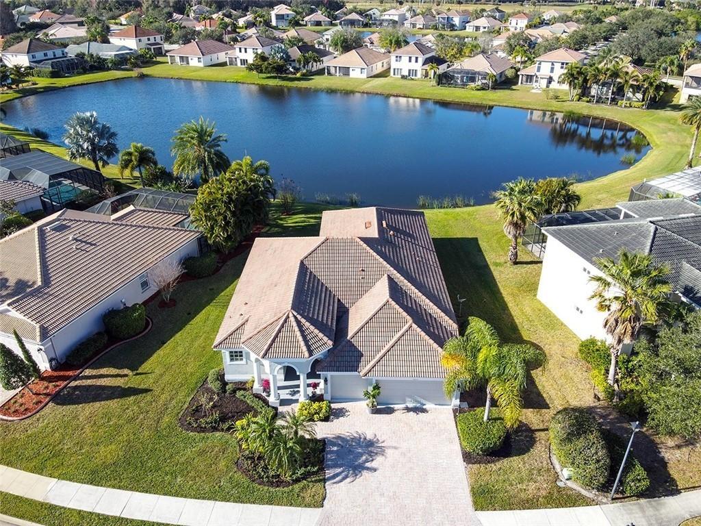 9059 Willowbrook Cir., Bradenton, FL 34212