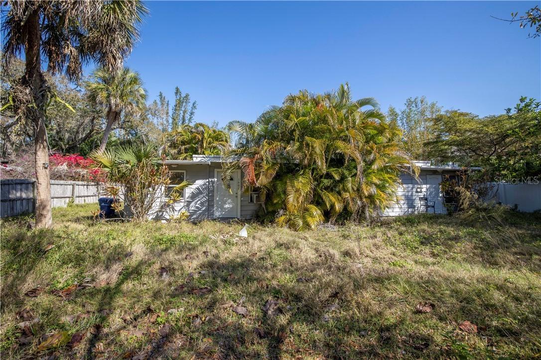 1607 Bay Rd., Sarasota, FL 34239