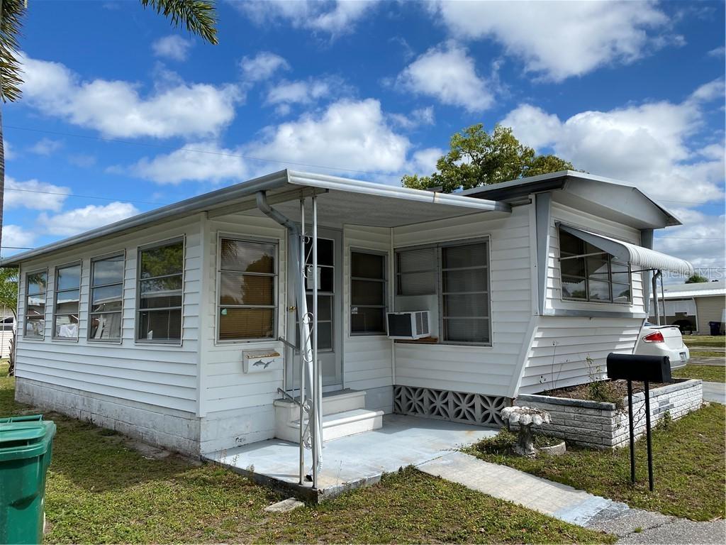 151 Maui Dr., Palmetto, FL 34221