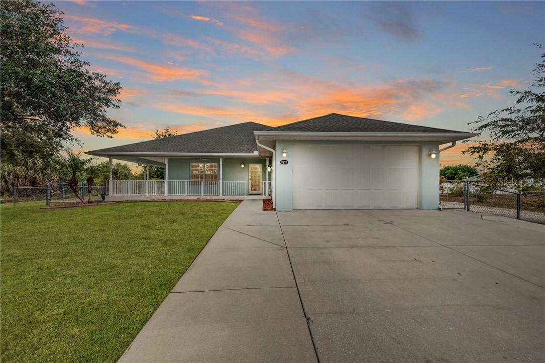 9437 Arnaz Cir., Port Charlotte, FL 33981
