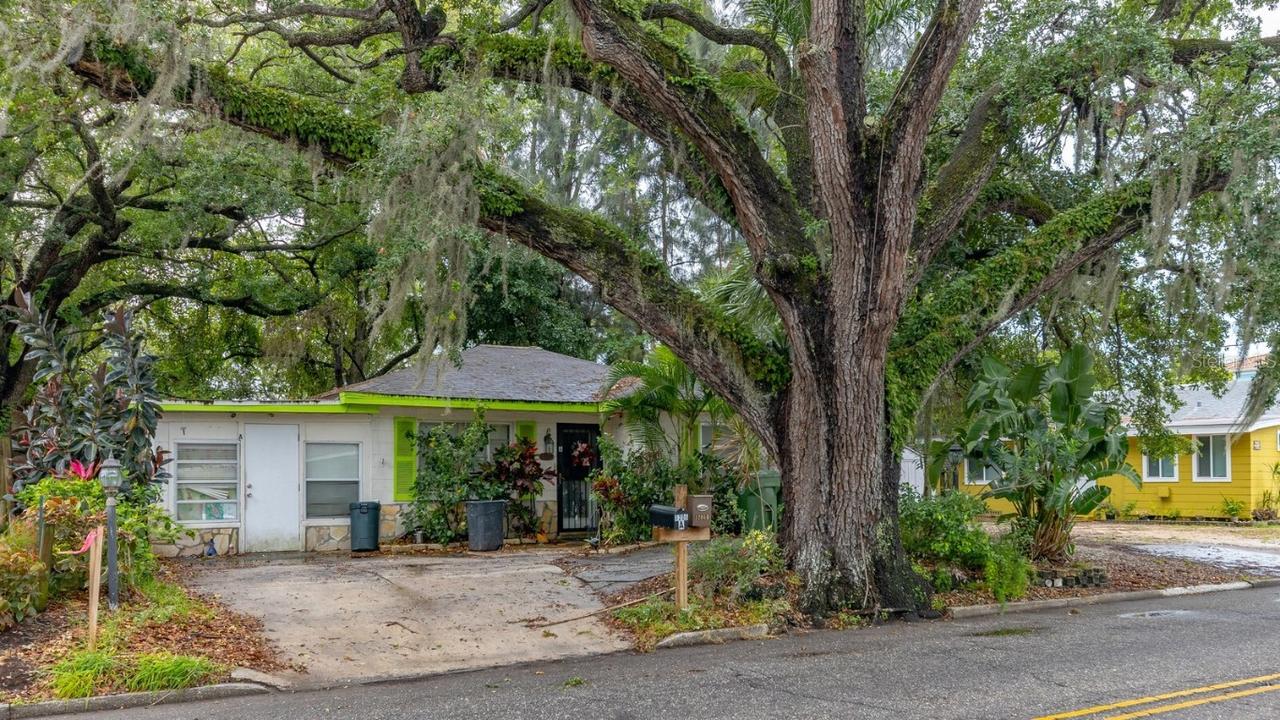 1205 17th Ave., Bradenton, FL 34205