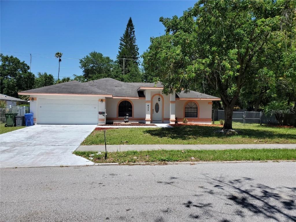 411 2nd Ave., Bradenton, FL 34208