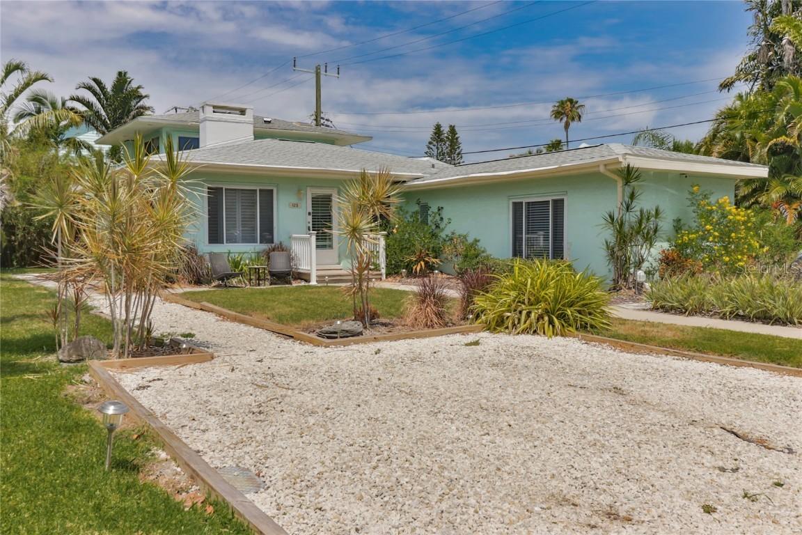 125 Neptune Ln., Holmes Beach, FL 34217
