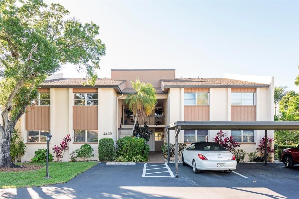 2420 Clubhouse Cir. #104, Sarasota, FL 34232