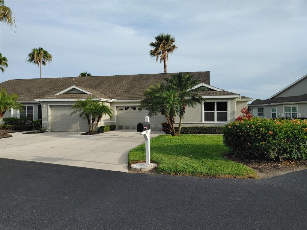 1611 Fairway Oaks Dr., Palmetto, FL 34221