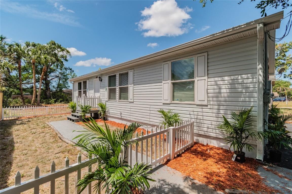 517 12th Ave., Bradenton, FL 34205