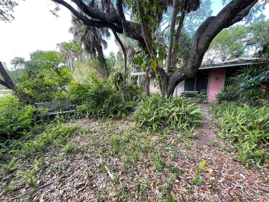 4901 Commonwealth Dr., Sarasota, FL 34242