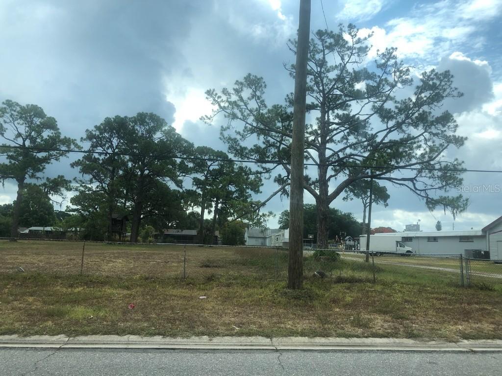 6607 5th St., Bradenton, FL 34207