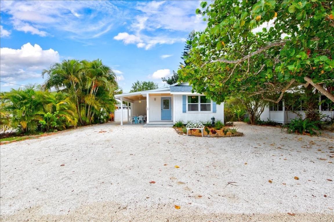 651 Linley Street St., Longboat Key, FL 34228