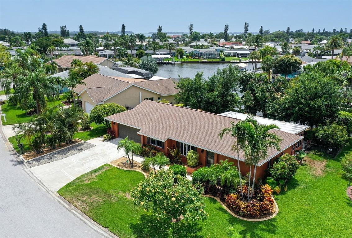 4608 Mangrove Point Rd., Bradenton, FL 34210