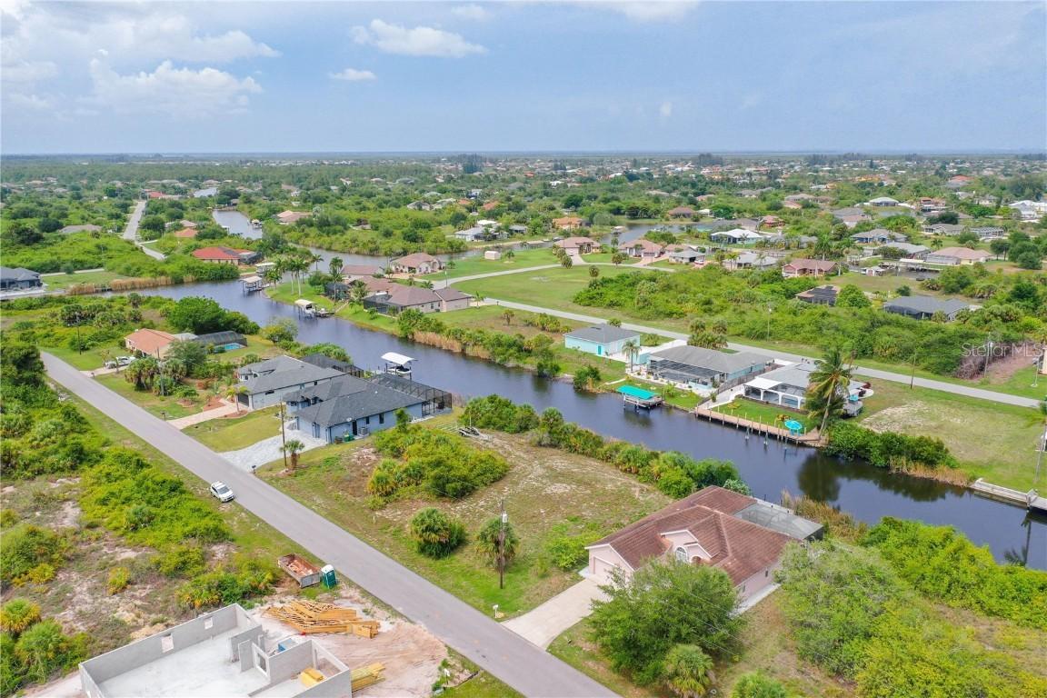 9436 Miami Cir., Port Charlotte, FL 33981