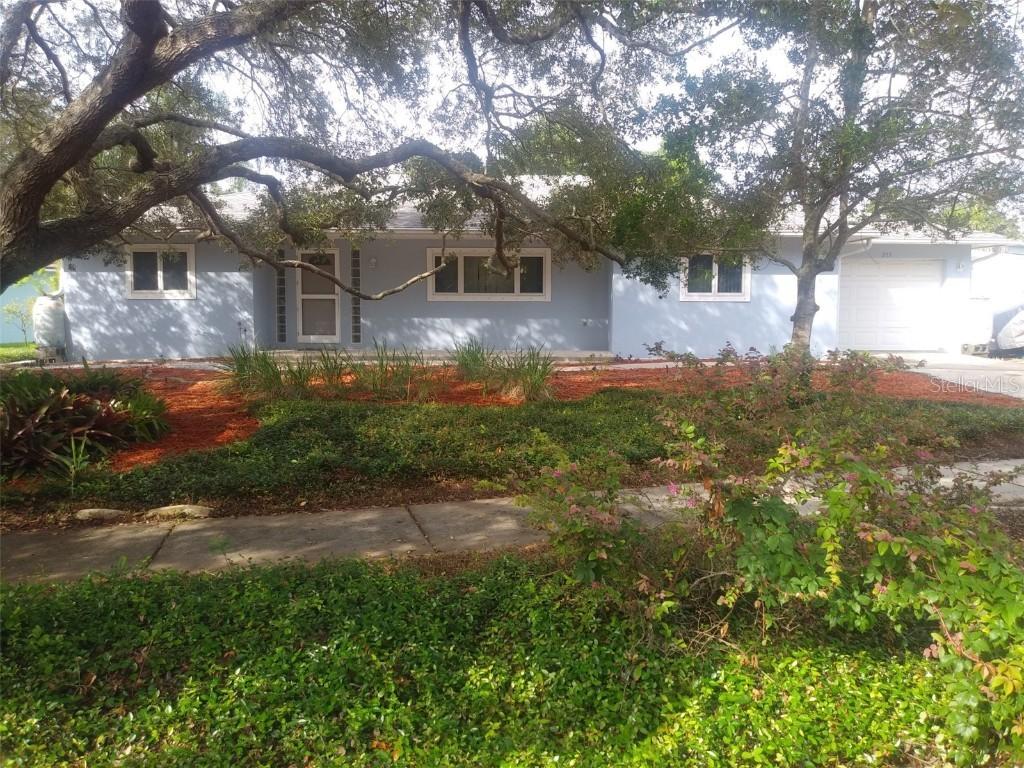 753 Charlotte Ave., Tarpon Springs, FL 34689