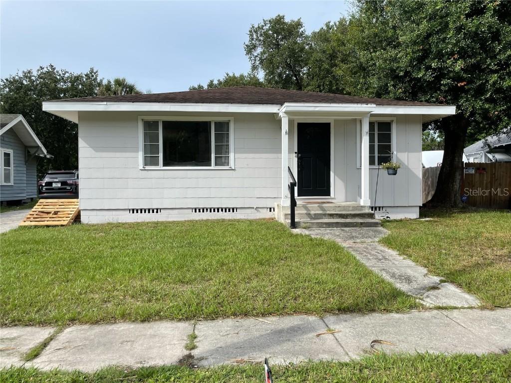 2423 16th Ave., Bradenton, FL 34205