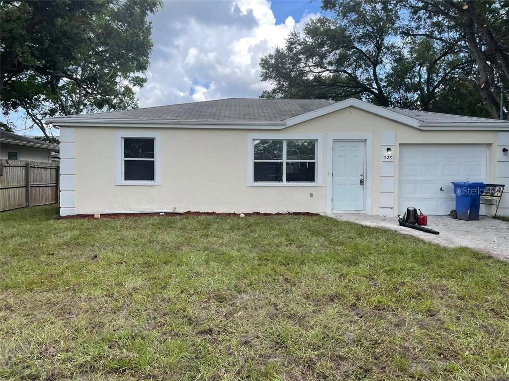 223 8th Avenue Dr., Bradenton, FL 34208