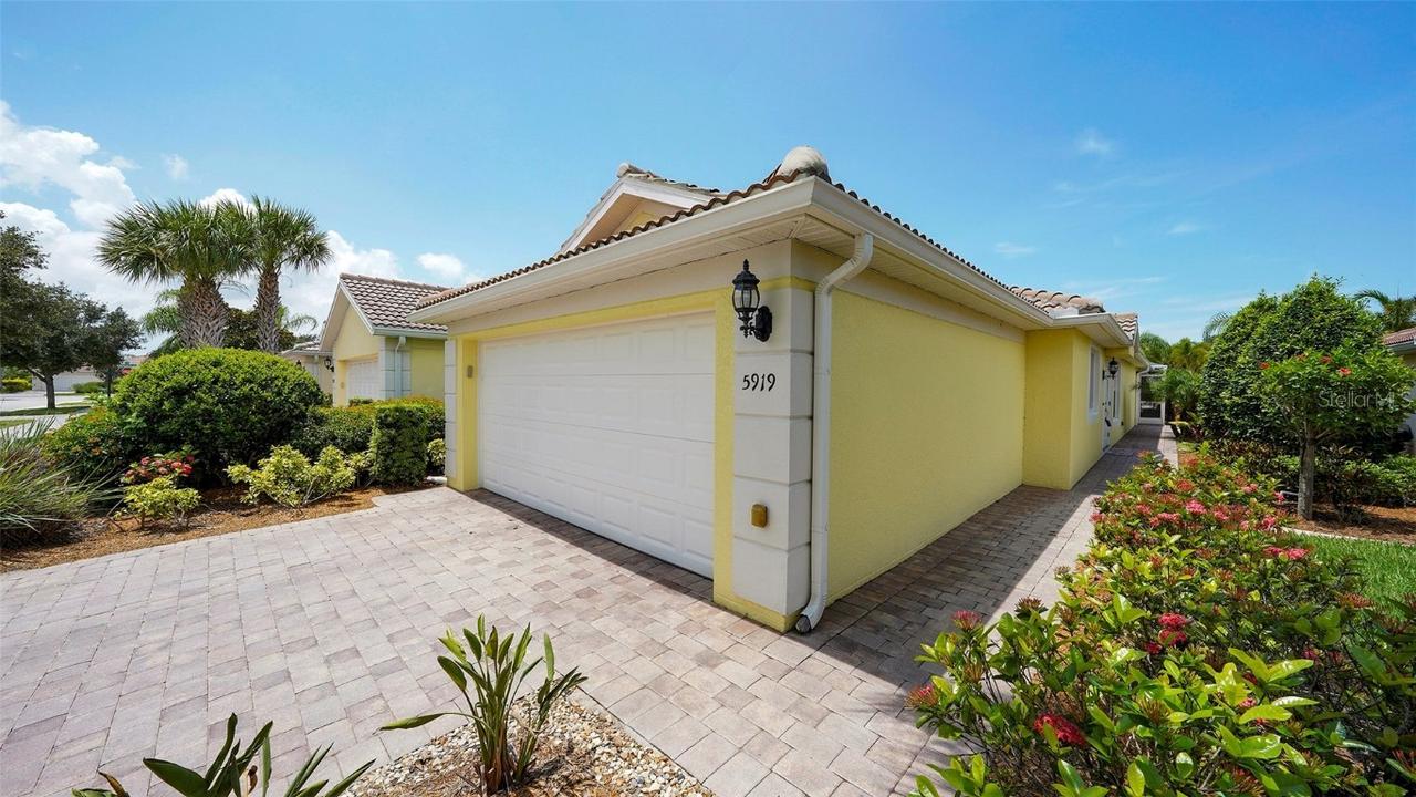 5919 Guarino Dr., Sarasota, FL 34238