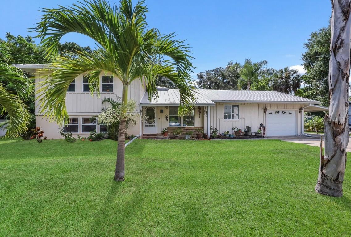 1511 21st St., Bradenton, FL 34205