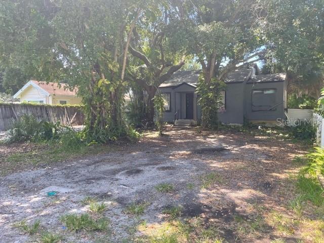 2576 19th St., Sarasota, FL 34234