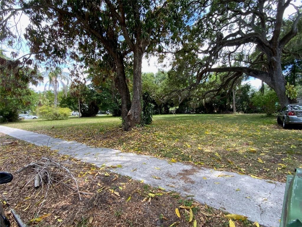 314 6th St., Bradenton, FL 34208