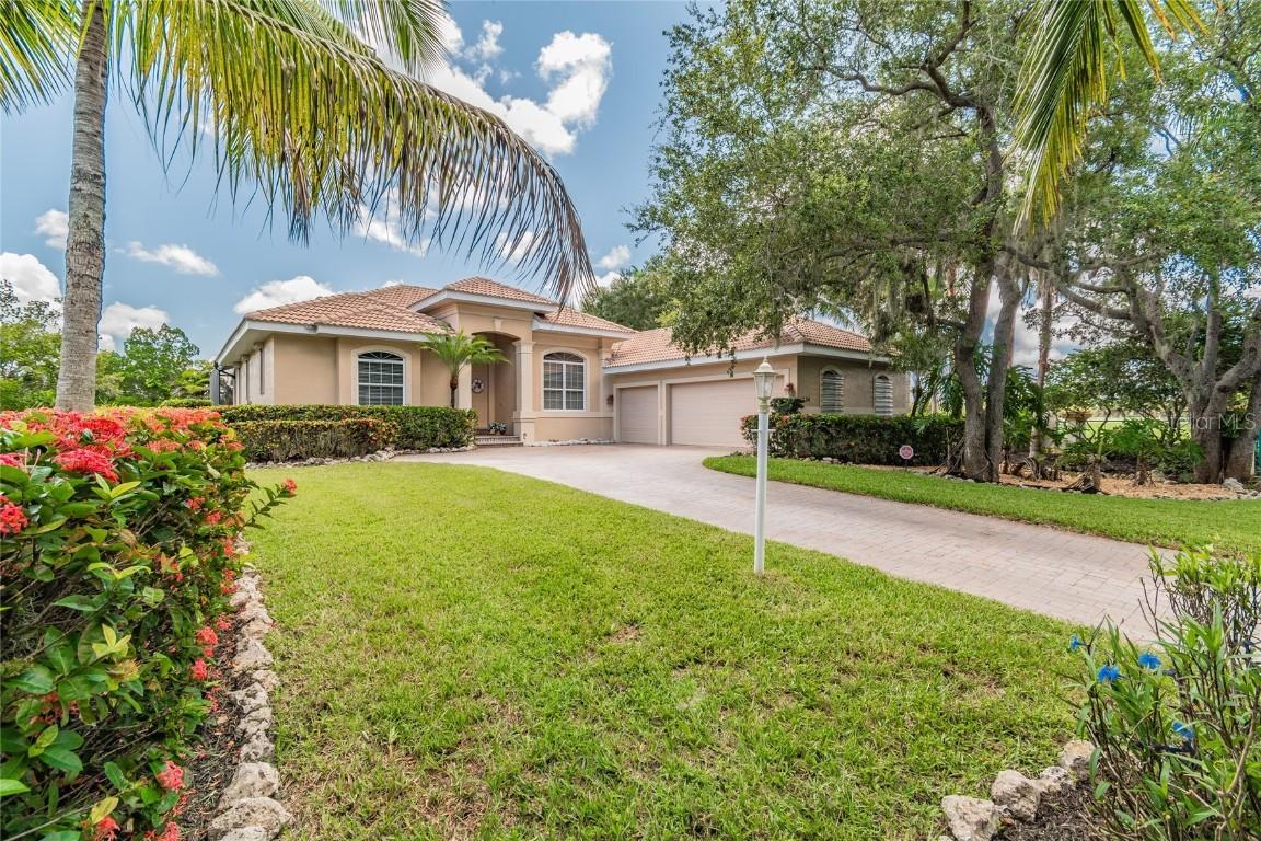 1704 Amberwynd Cir., Palmetto, FL 34221