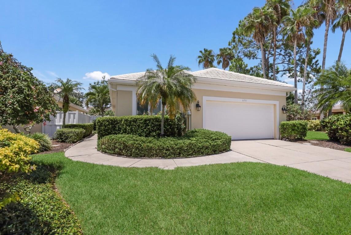 8751 52nd Dr., Bradenton, FL 34211