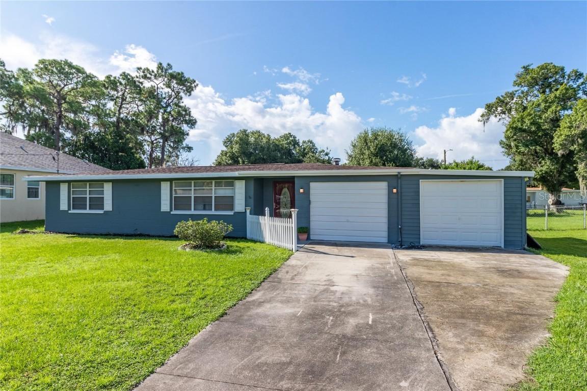 210 6th Ave., Ruskin, FL 33570