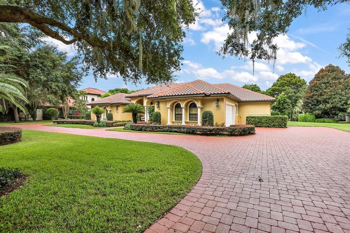 1370 Peninsula Dr., Tavares, FL 32778
