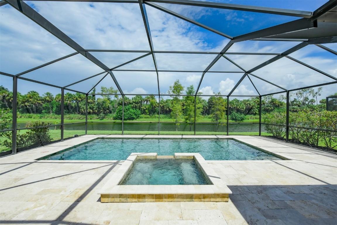 2840 Esmeralda Dr., Sarasota, FL 34243