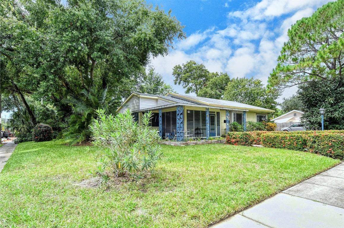 2201 15th Ave., Bradenton, FL 34205