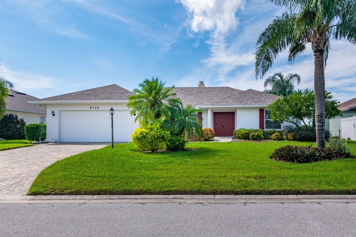 8704 53rd Ave., Bradenton, FL 34210