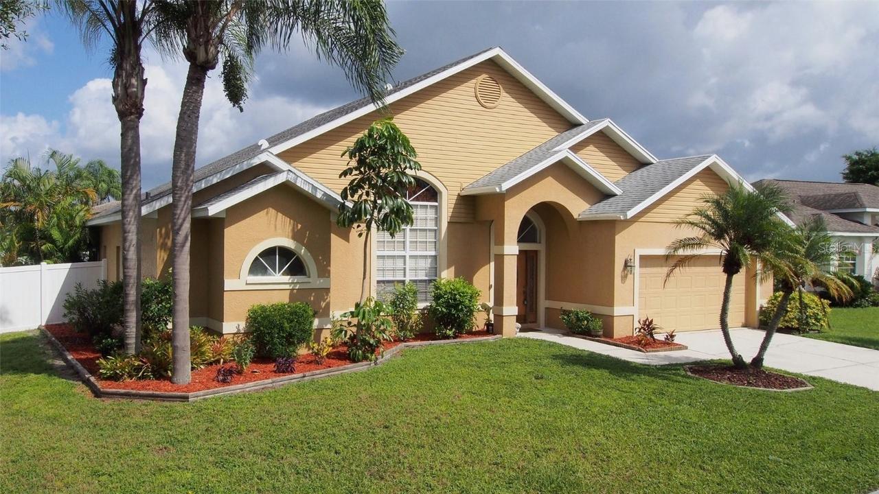 7313 52nd Dr., Bradenton, FL 34203