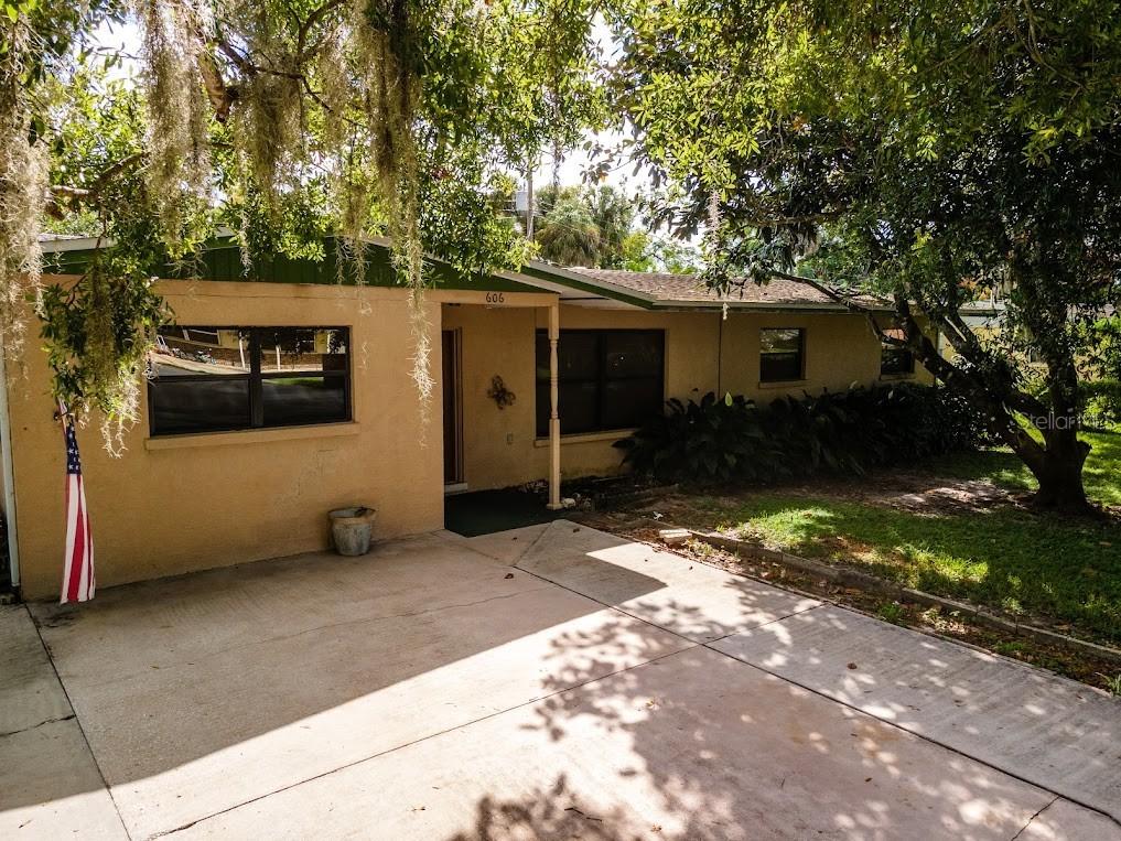 606 15th Avenue Dr., Palmetto, FL 34221