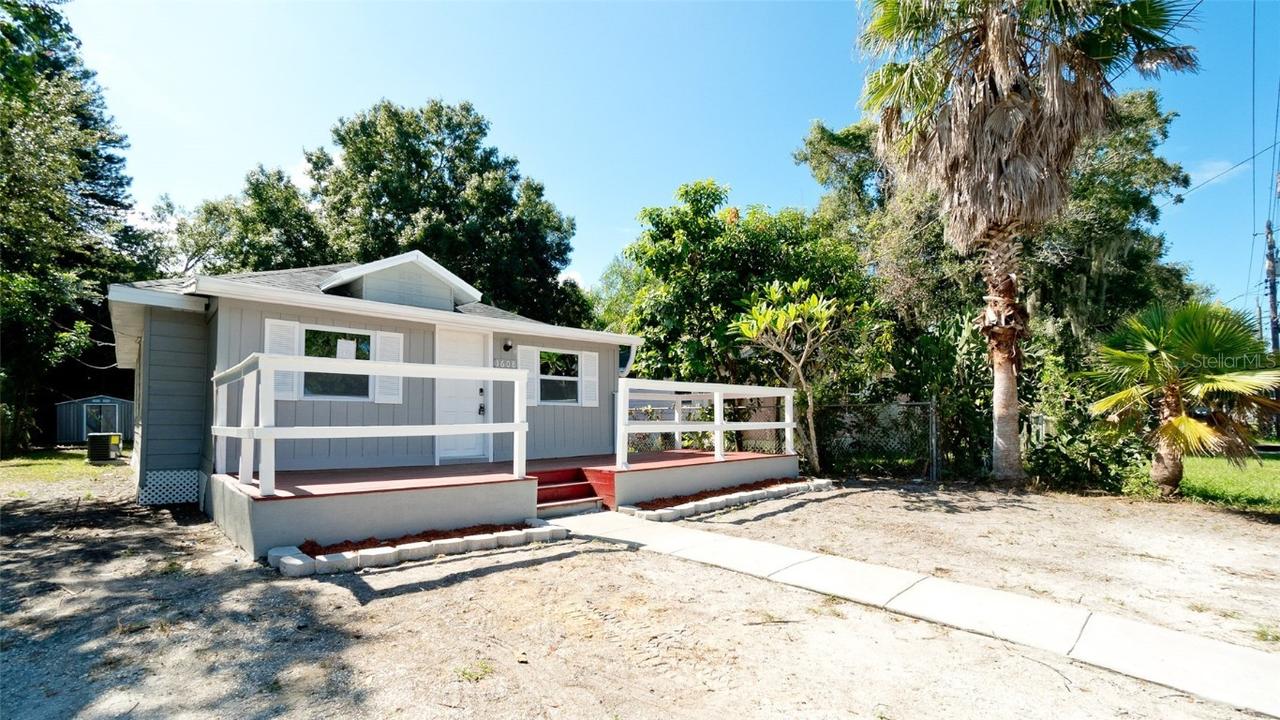 1608 7th Ave., Bradenton, FL 34208