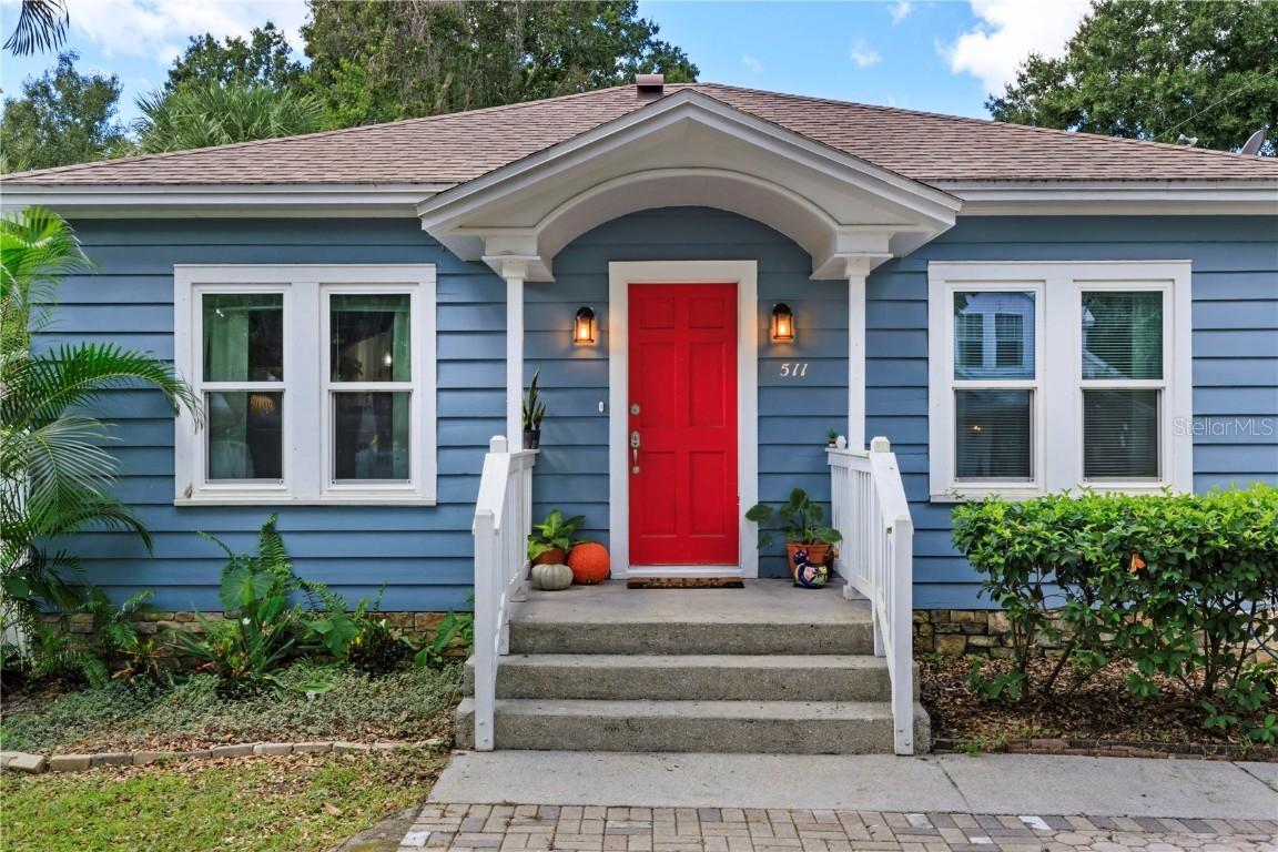 511 Bristol Ct., Sarasota, FL 34237