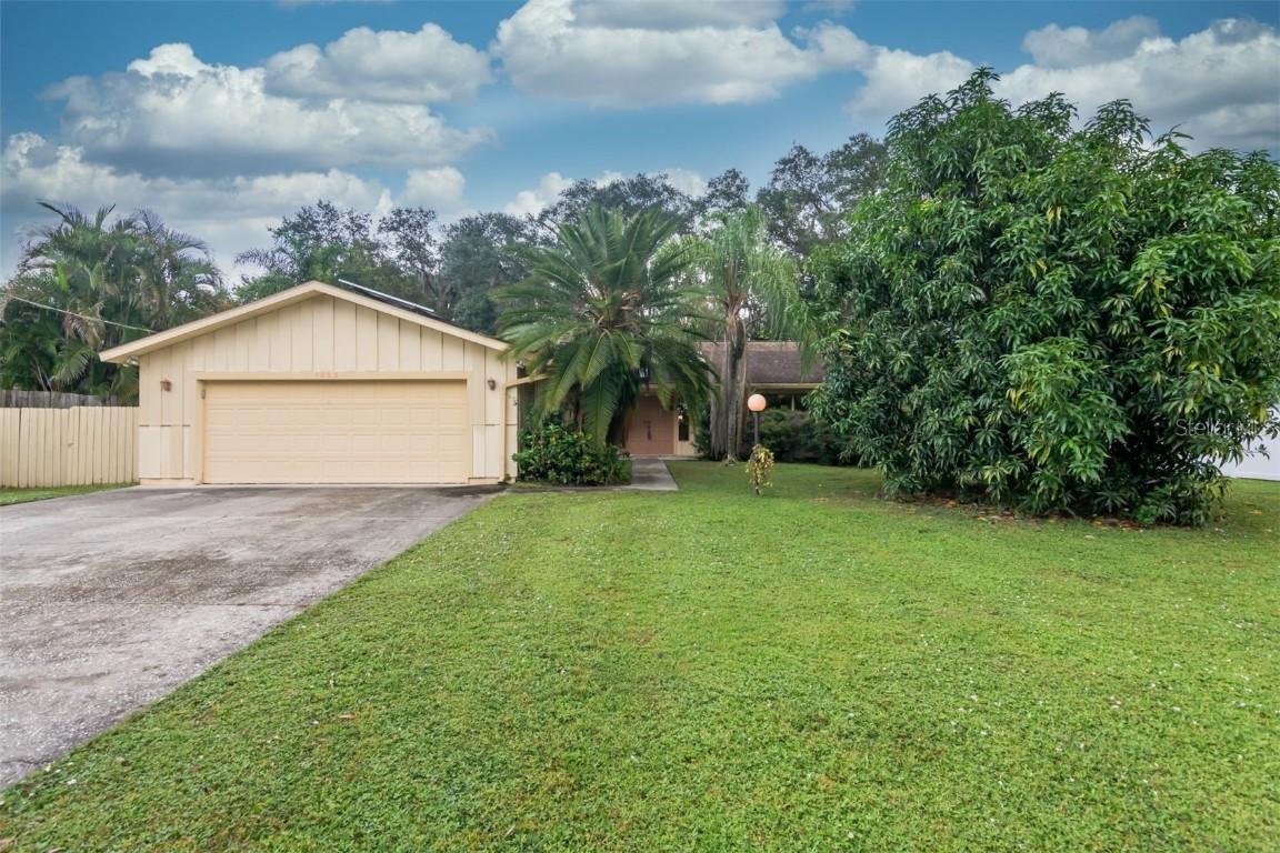 1923 E Leewynn Dr., Sarasota, FL 34240