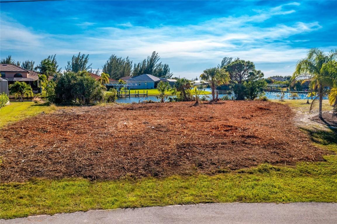15304 Hennipen Cir., Port Charlotte, FL 33981