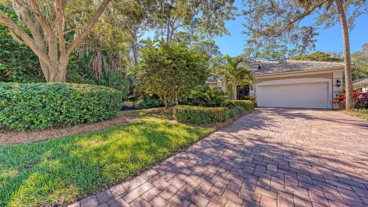 7020 Lennox Pl., University Park, FL 34201