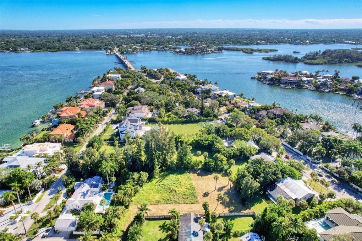 3423 Seagrape Dr., Sarasota, FL 34242