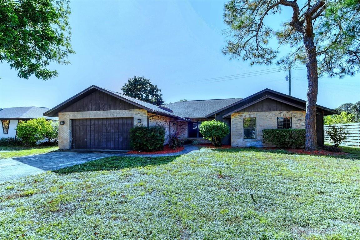 6513 29th Ave., Bradenton, FL 34209