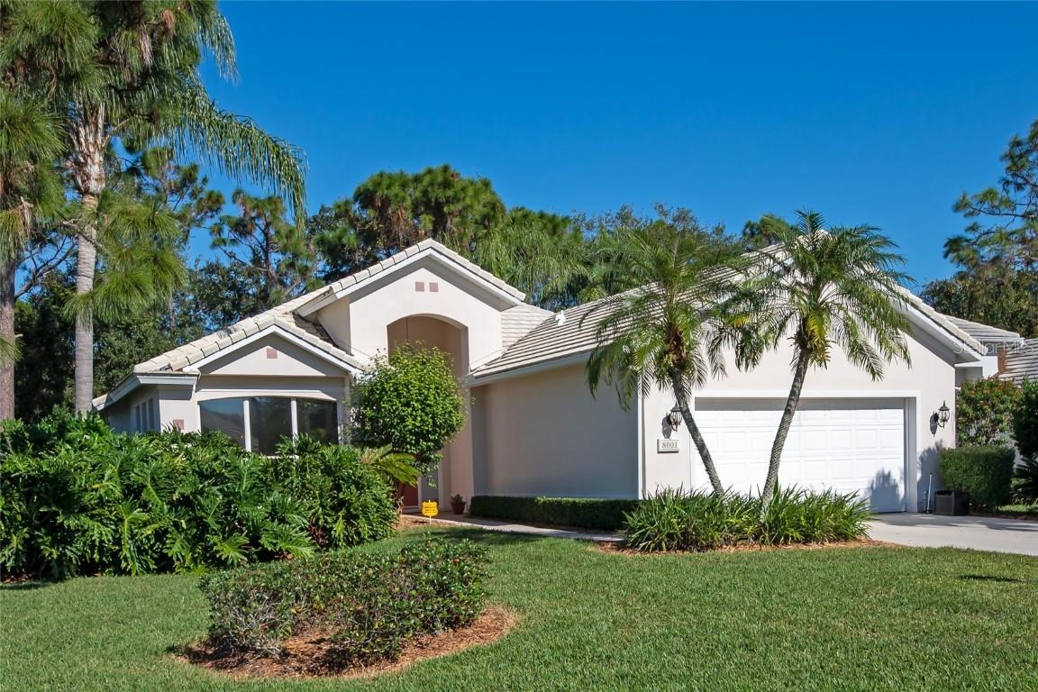 8001 Hampton Ct., University Park, FL 34201