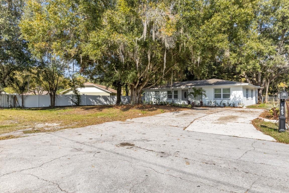 1565 Kenwood Ave., Winter Haven, FL 33880