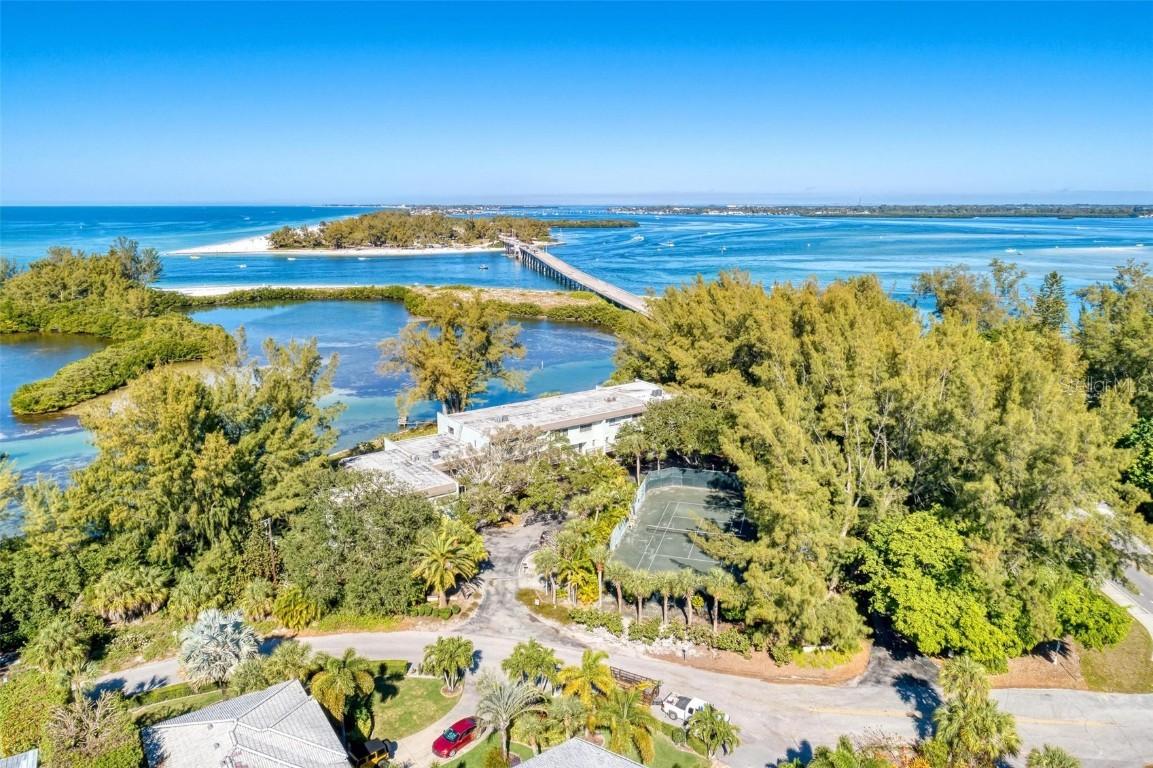 490 N Shore Rd. #2, Longboat Key, FL 34228