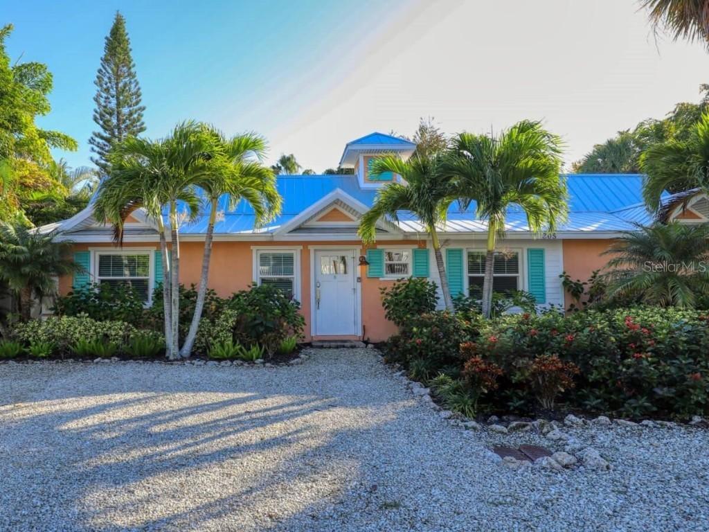 205 Peacock Ln. #B, Holmes Beach, FL 34217