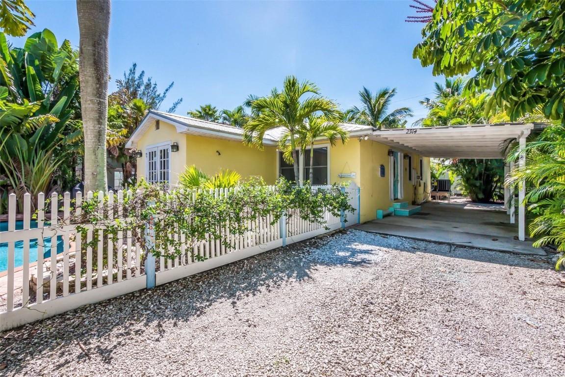 2914 Gulf Dr., Holmes Beach, FL 34217