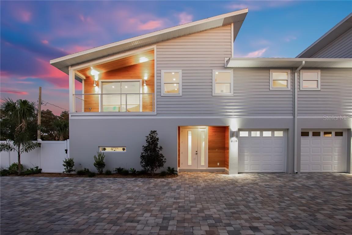 2068 Roselawn St. #A&B, Sarasota, FL 34231