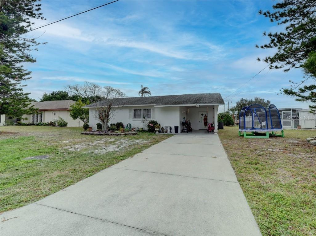 2105 Arkansas Ave., Englewood, FL 34224