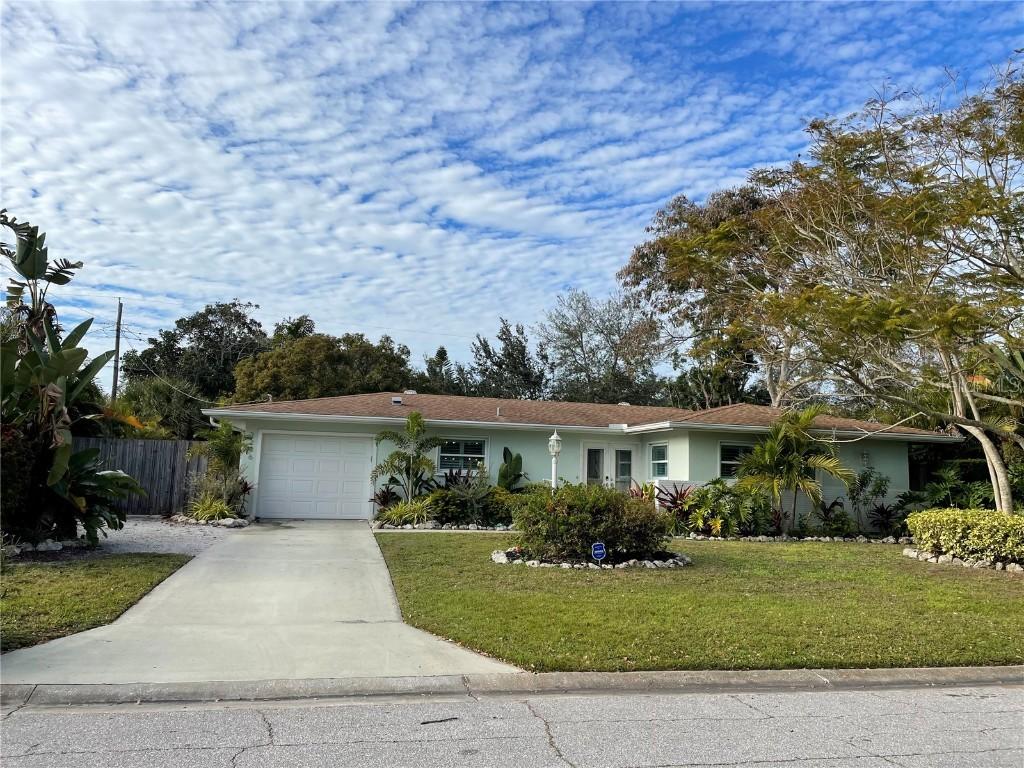 3246 Elmore Pl., Sarasota, FL 34239