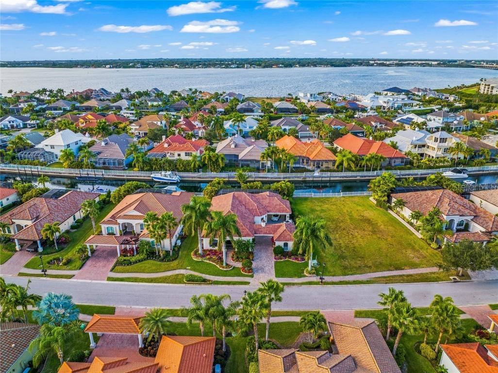 536 Mast Dr., Bradenton, FL 34208