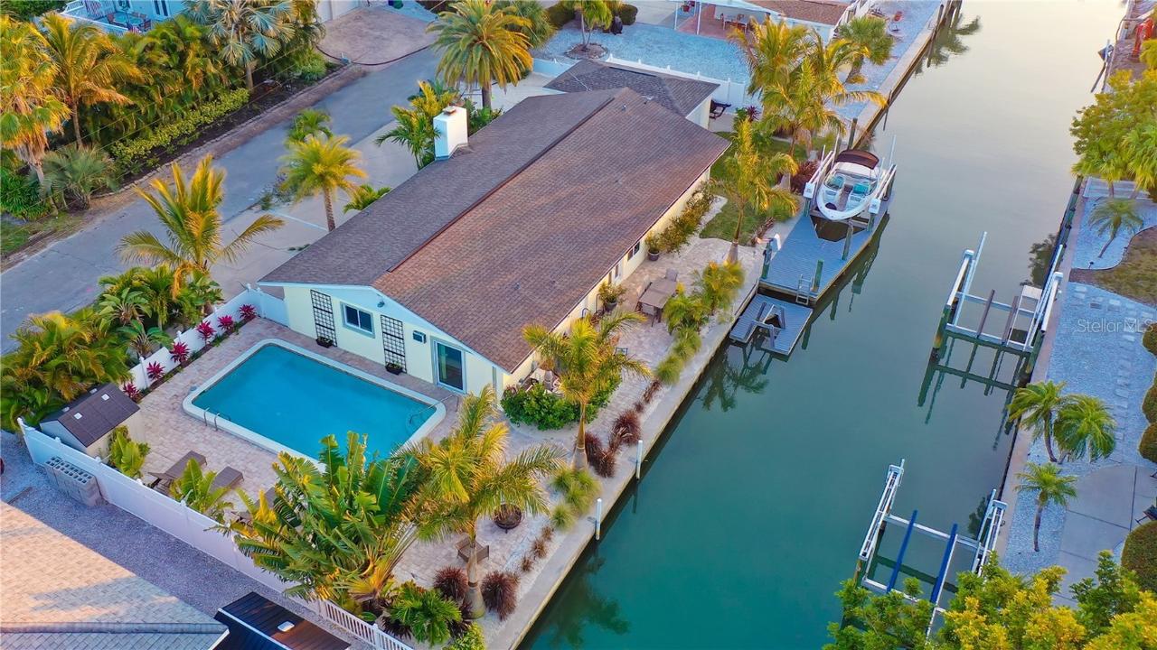 711 Tarawitt Dr., Longboat Key, FL 34228