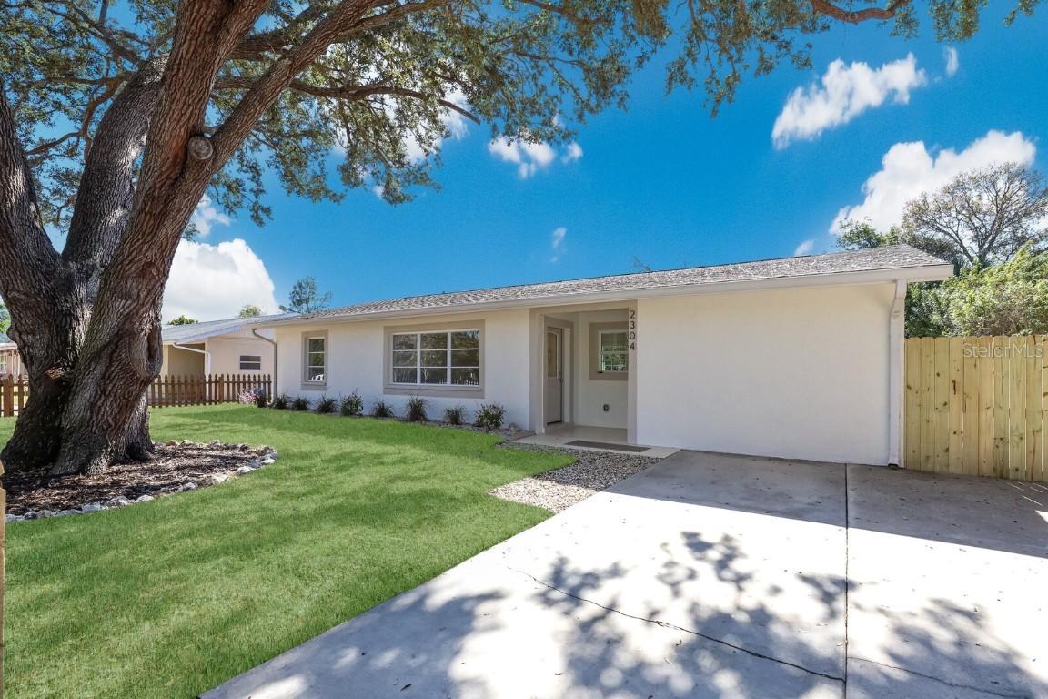 2304 Bougainvillea St., Sarasota, FL 34239
